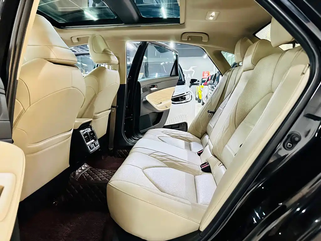 TOYOTA AVALON 2019