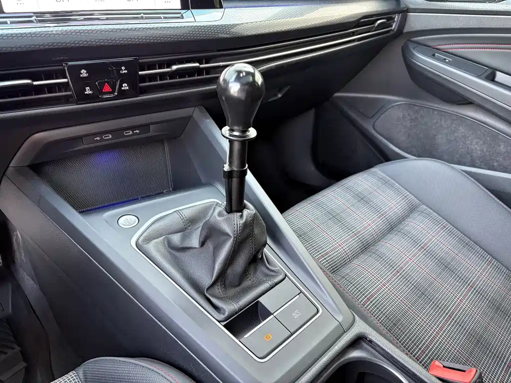 VOLKSWAGEN GOLF GTI 2023