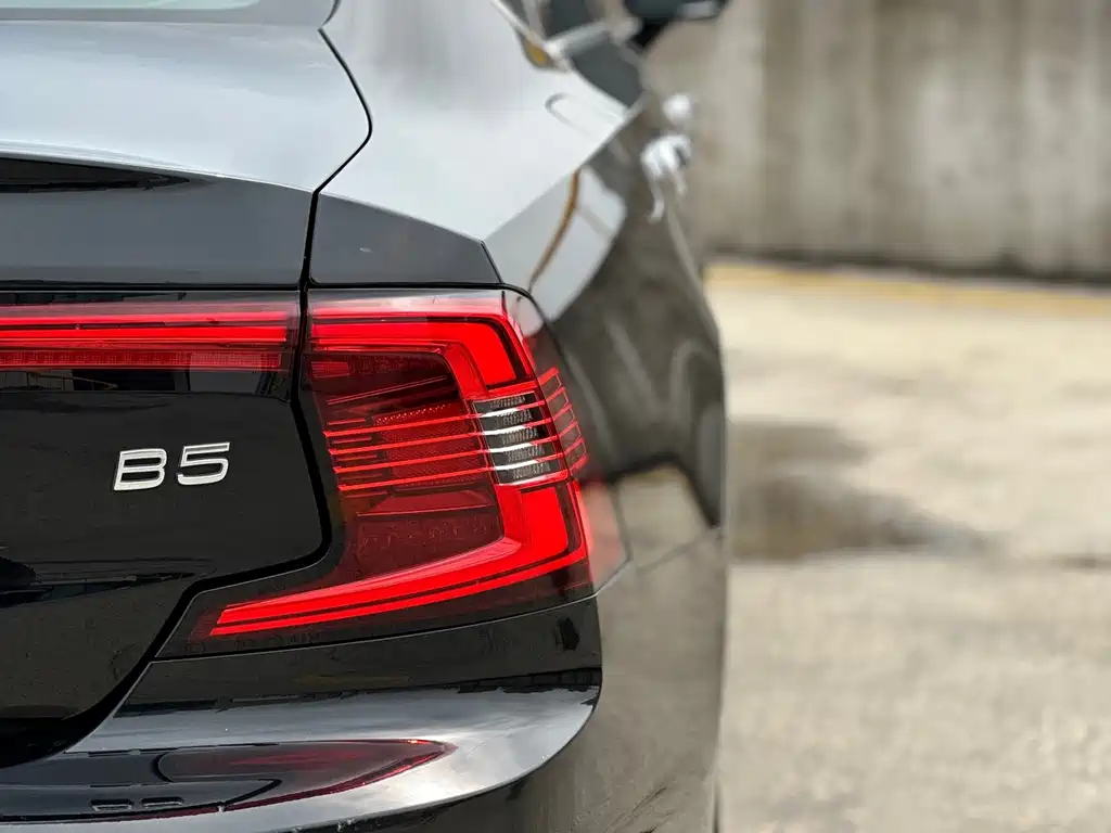 VOLVO S90 2021
