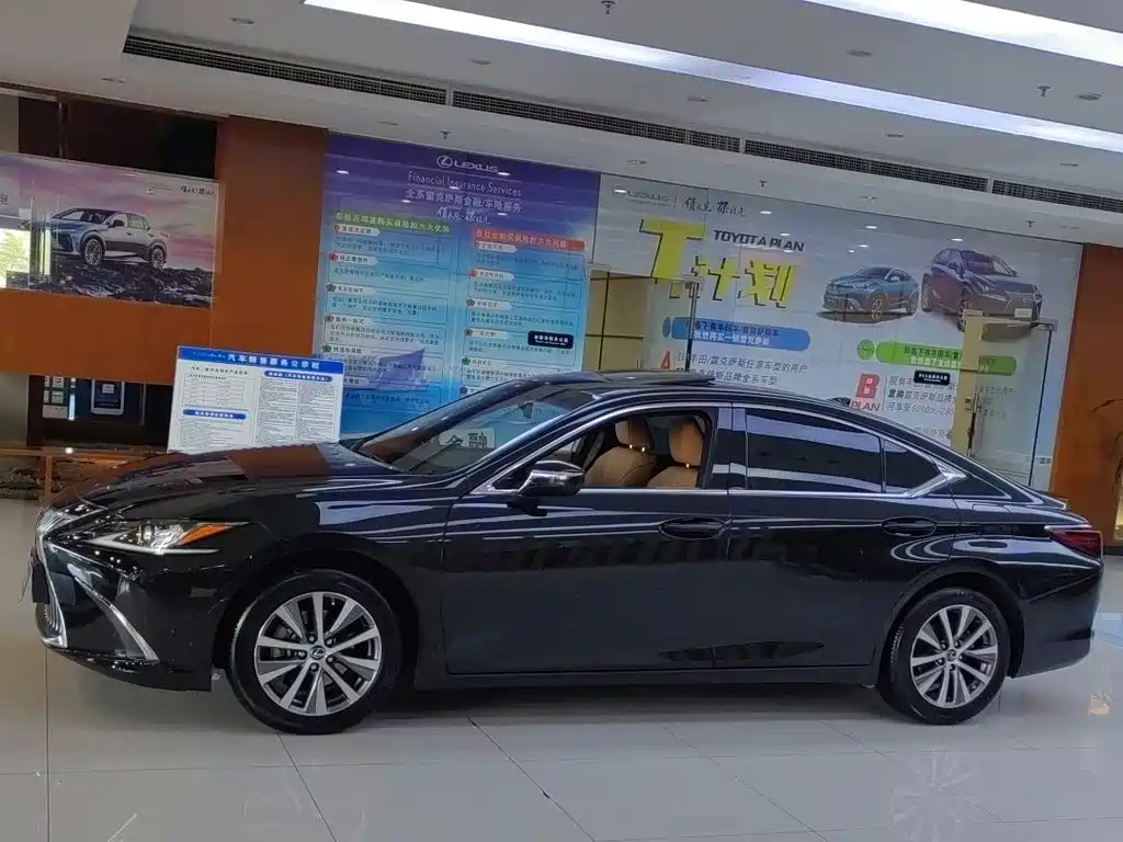 LEXUS ES 2021