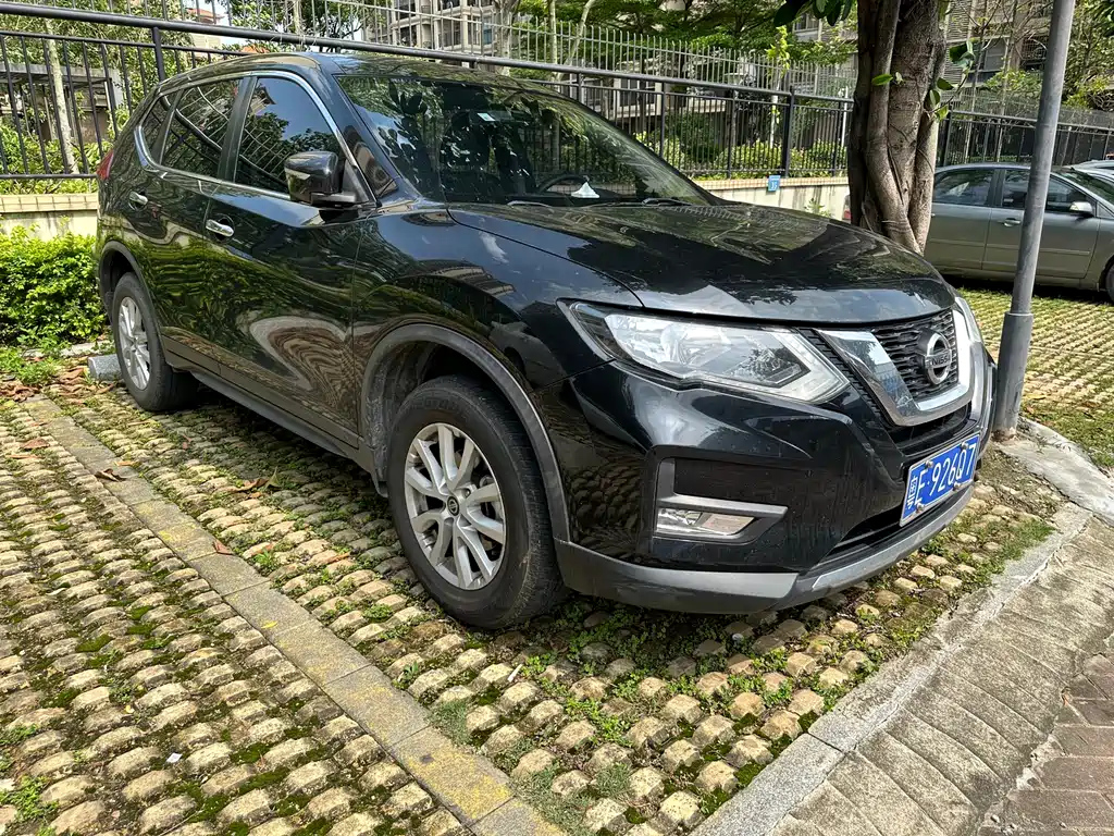 NISSAN X-TRAIL 2018