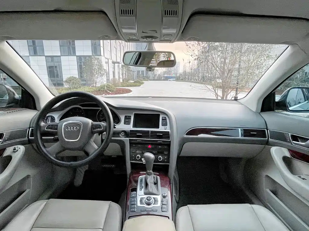 AUDI A6L 2010