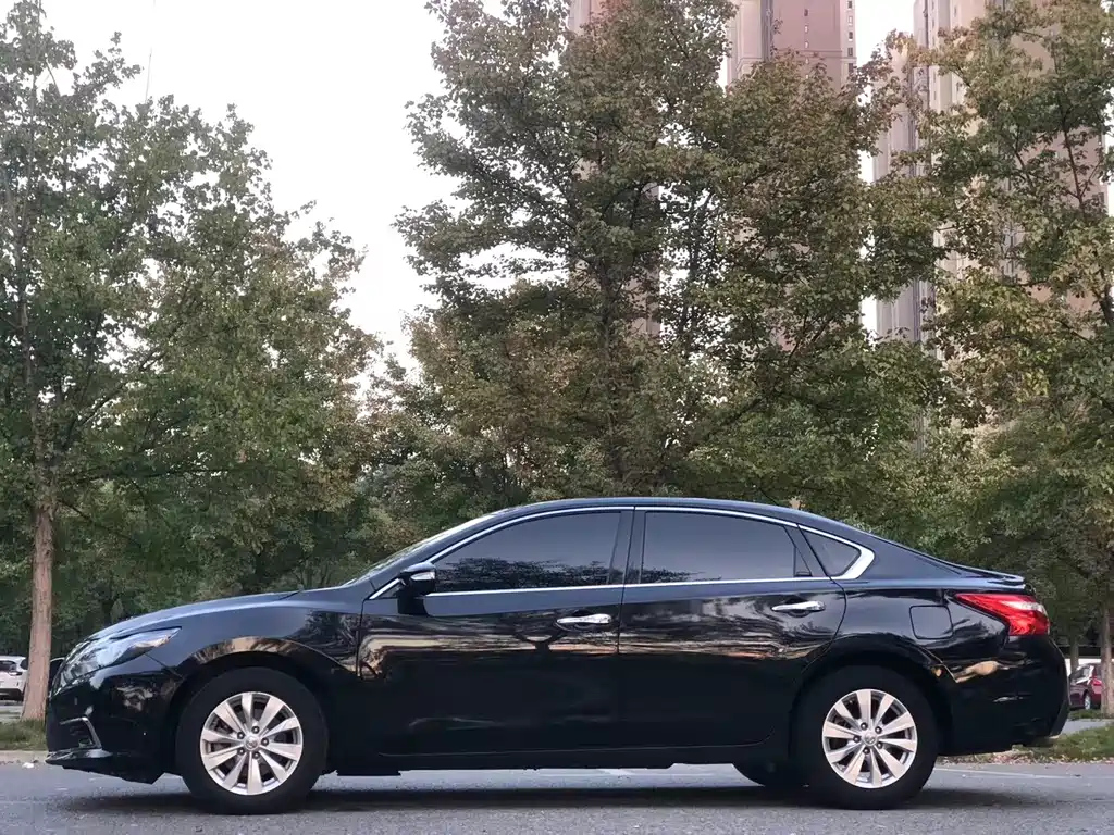 NISSAN TEANA 2018