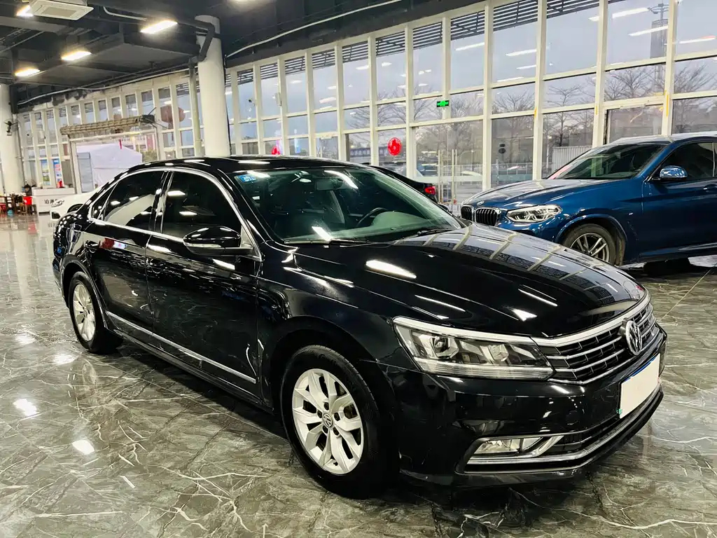 VOLKSWAGEN PASSAT 2018