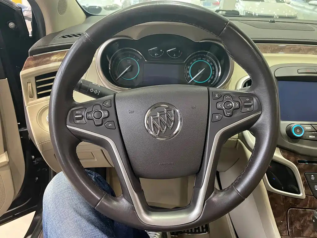 BUICK LACROSSE 2015