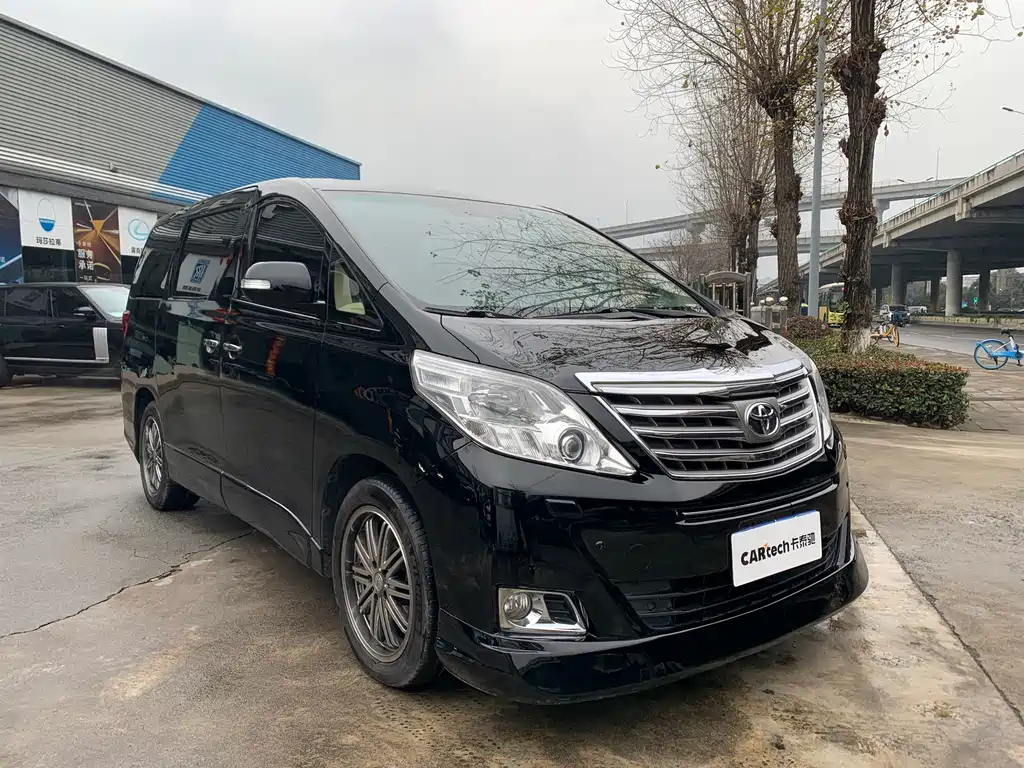 TOYOTA ALPHARD 2012