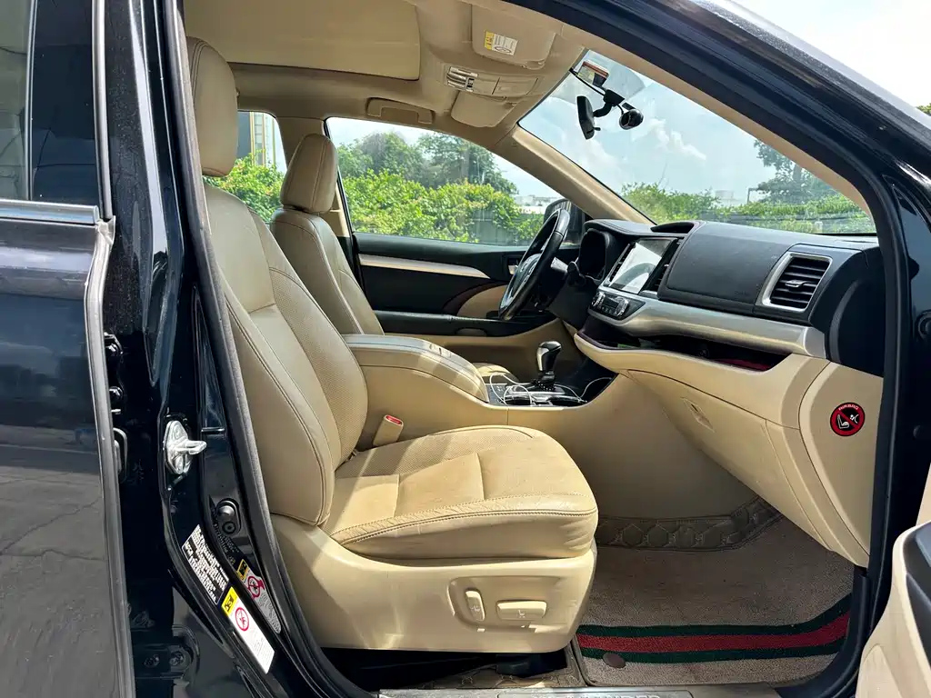 TOYOTA HIGHLANDER 2015