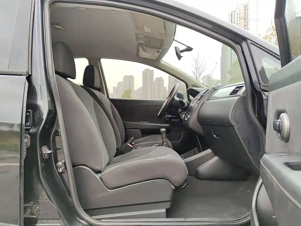 NISSAN TIIDA TIIDA 2010