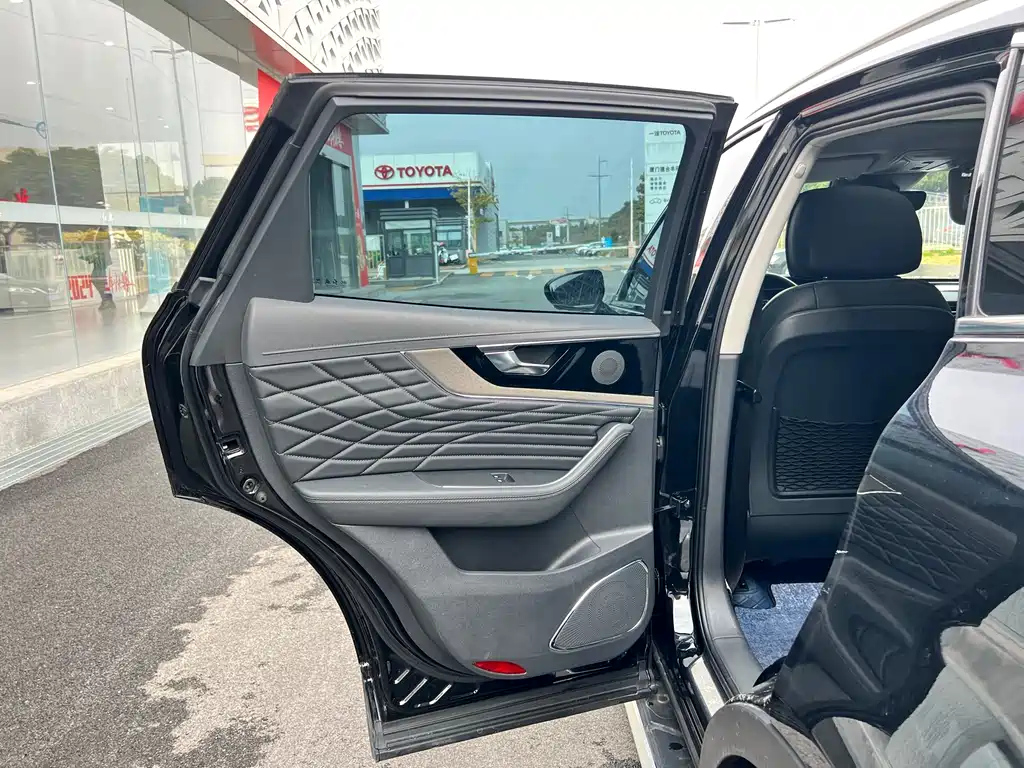 HONGQI HS5 2022