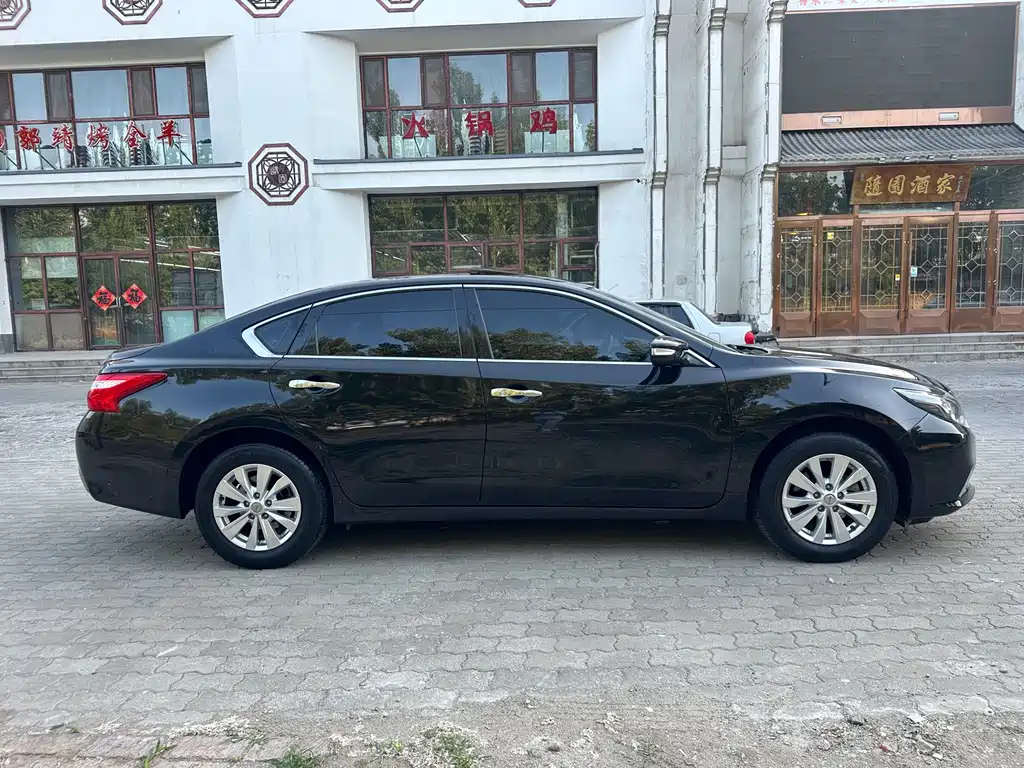 NISSAN TEANA 2016