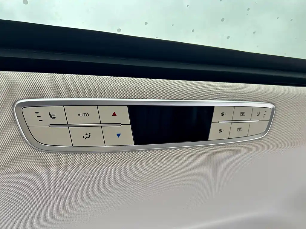 HONGQI HQ9 2023