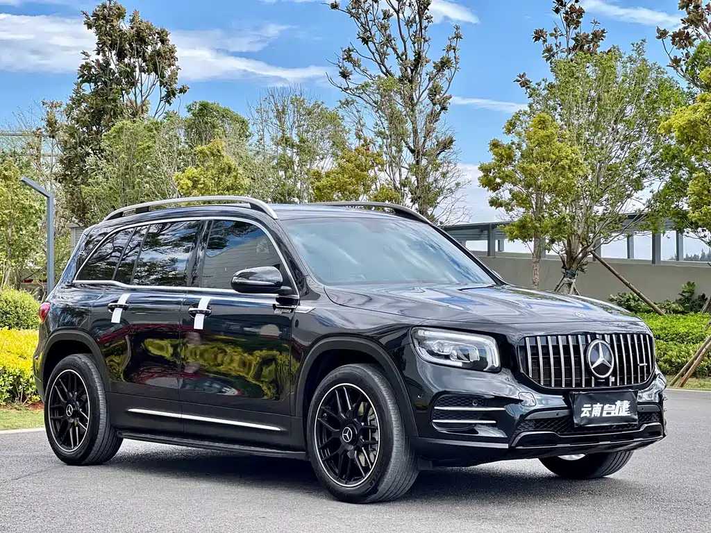 MERCEDES BENZ GLB 2023