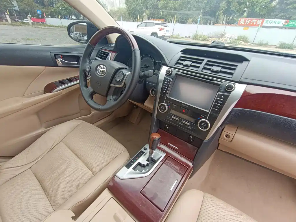 TOYOTA CAMRY 2013