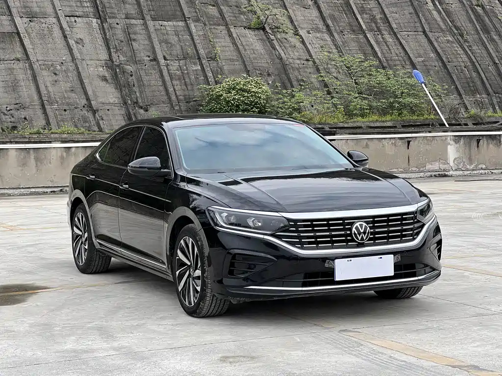 VOLKSWAGEN PASSAT 2022