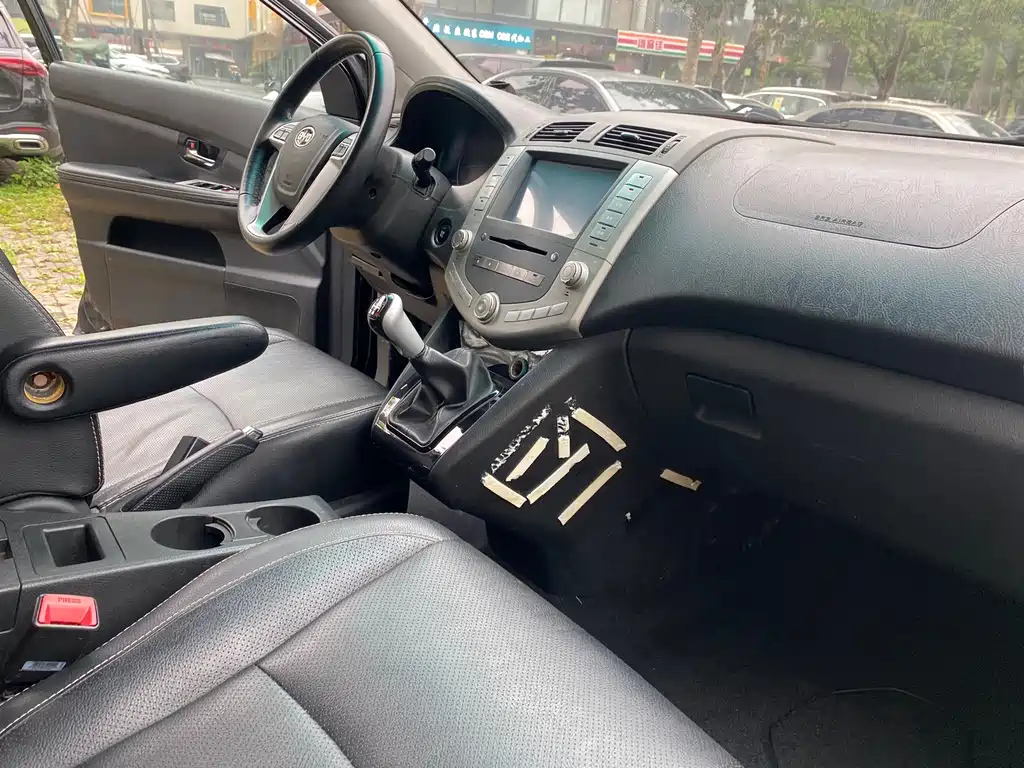BYD S6 2013