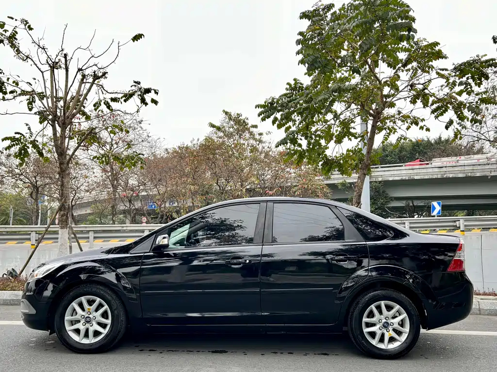 FORD FOCUS 2011