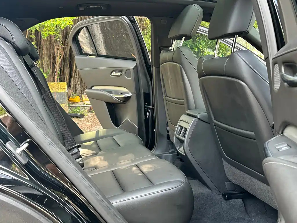 CADILLAC XT4 2021