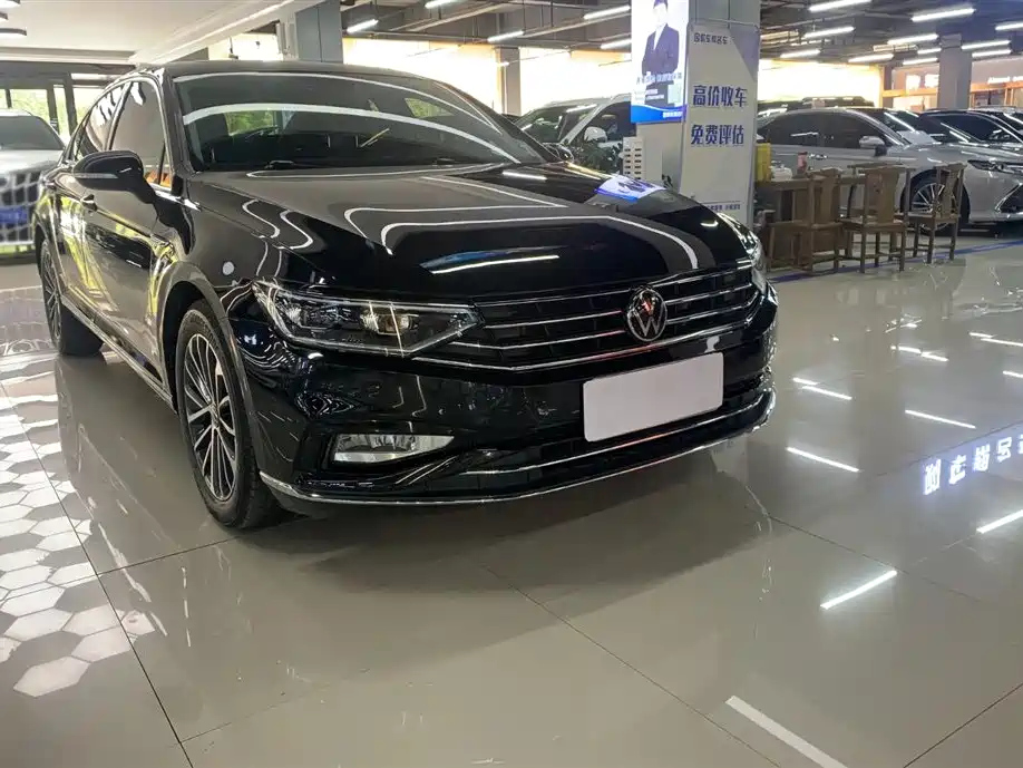 VOLKSWAGEN MAGOTAN 2020