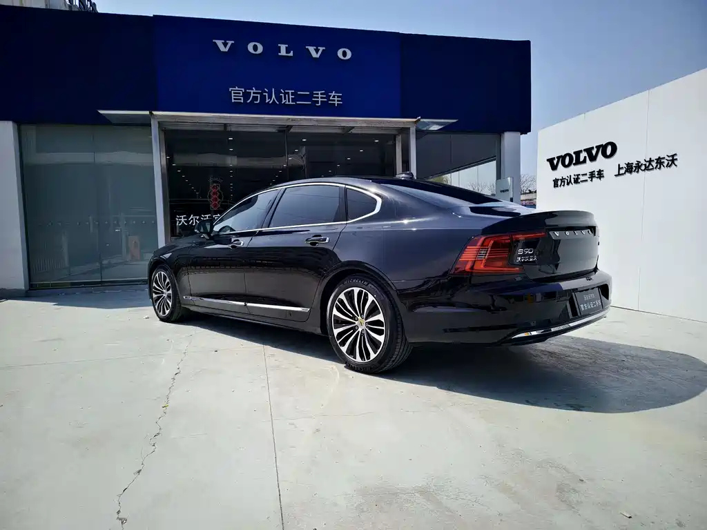 VOLVO S90 2022