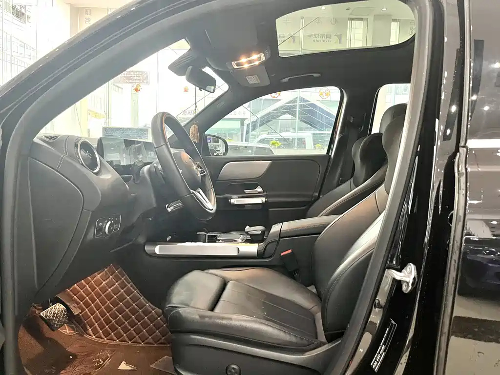 MERCEDES BENZ GLB 2022