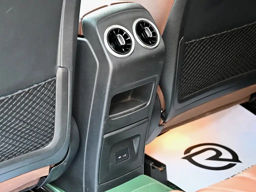 MERCEDES BENZ GLB 2021
