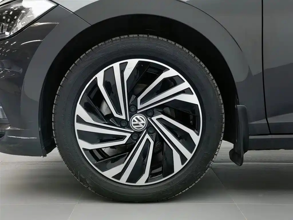 VOLKSWAGEN SAGITAR 2022