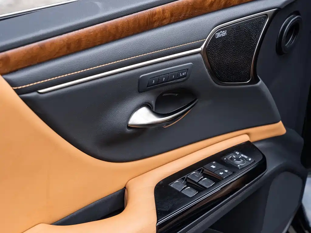 LEXUS ES 2022