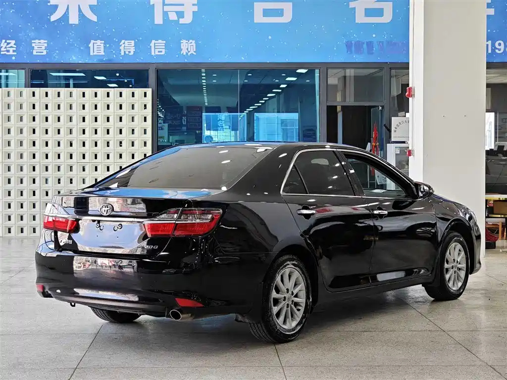 TOYOTA CAMRY 2015
