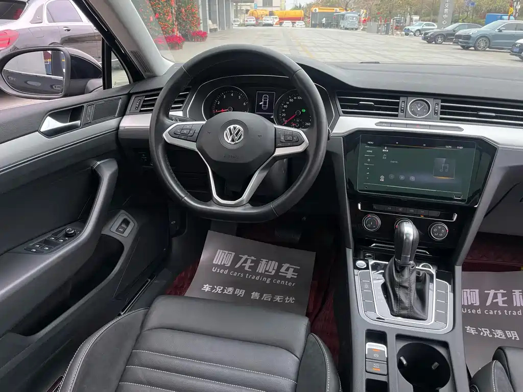 VOLKSWAGEN MAGOTAN 2020