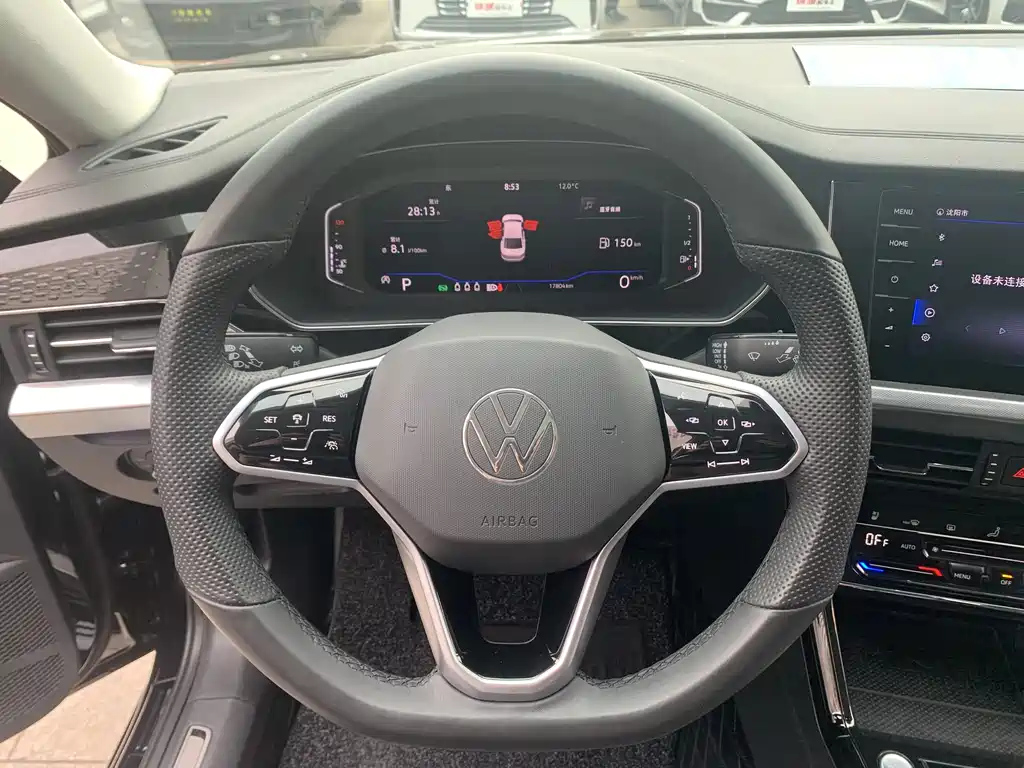 VOLKSWAGEN PASSAT 2023