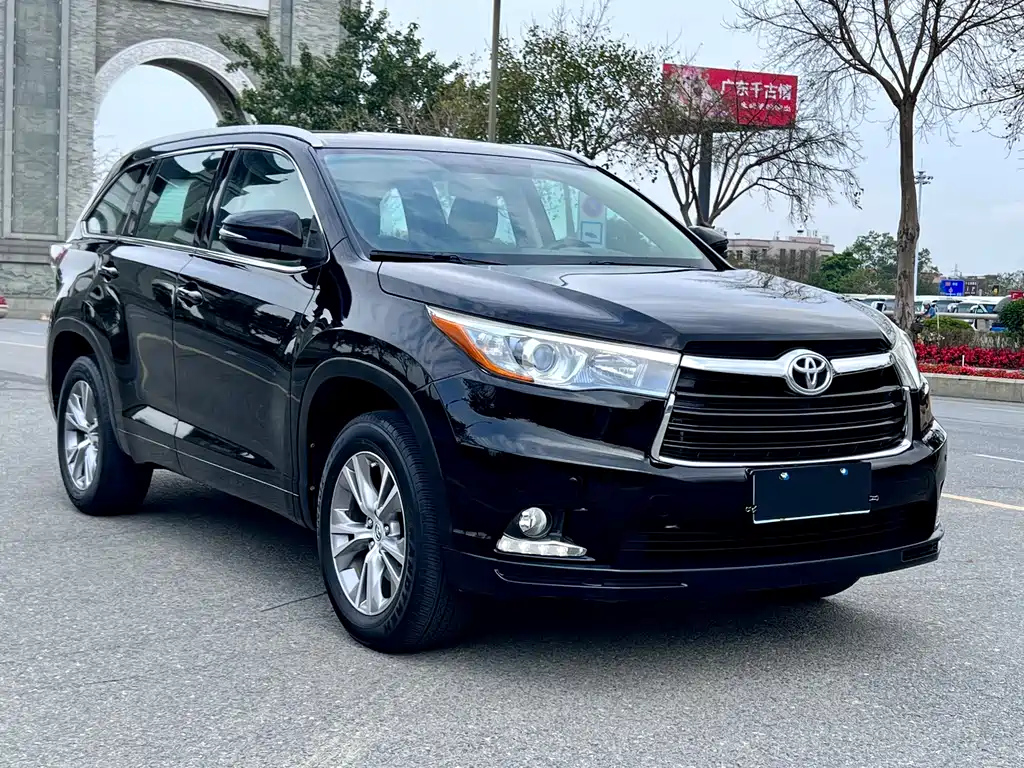 TOYOTA HIGHLANDER 2016