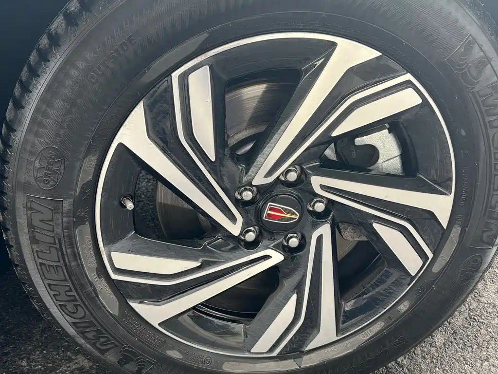 HONGQI HS5 2022