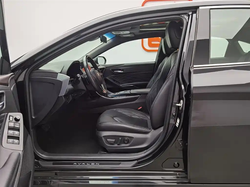 TOYOTA AVALON 2019