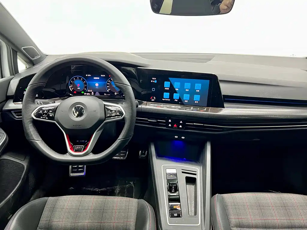 VOLKSWAGEN GOLF 2022