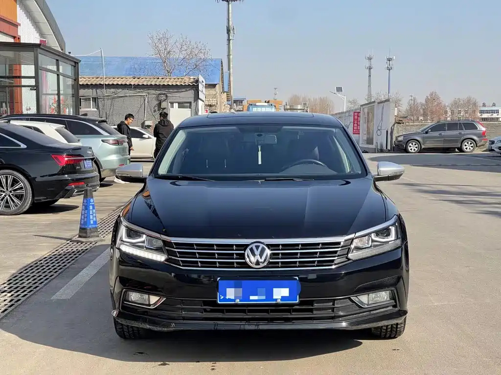 VOLKSWAGEN PASSAT 2018