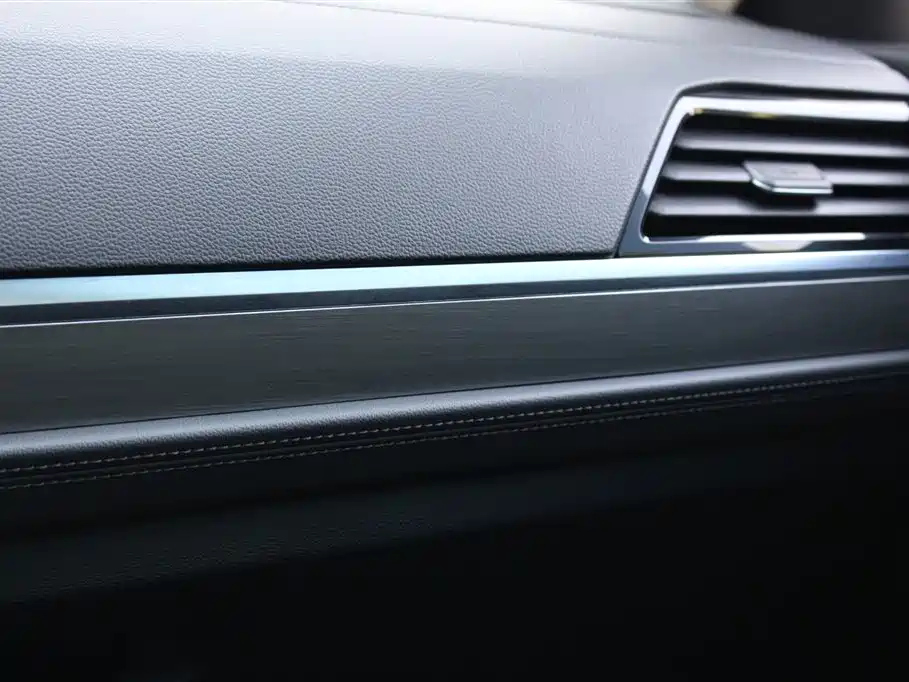 VOLKSWAGEN SAGITAR 2021