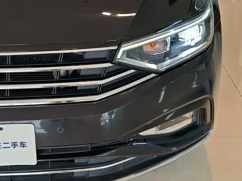 VOLKSWAGEN MAGOTAN 2020