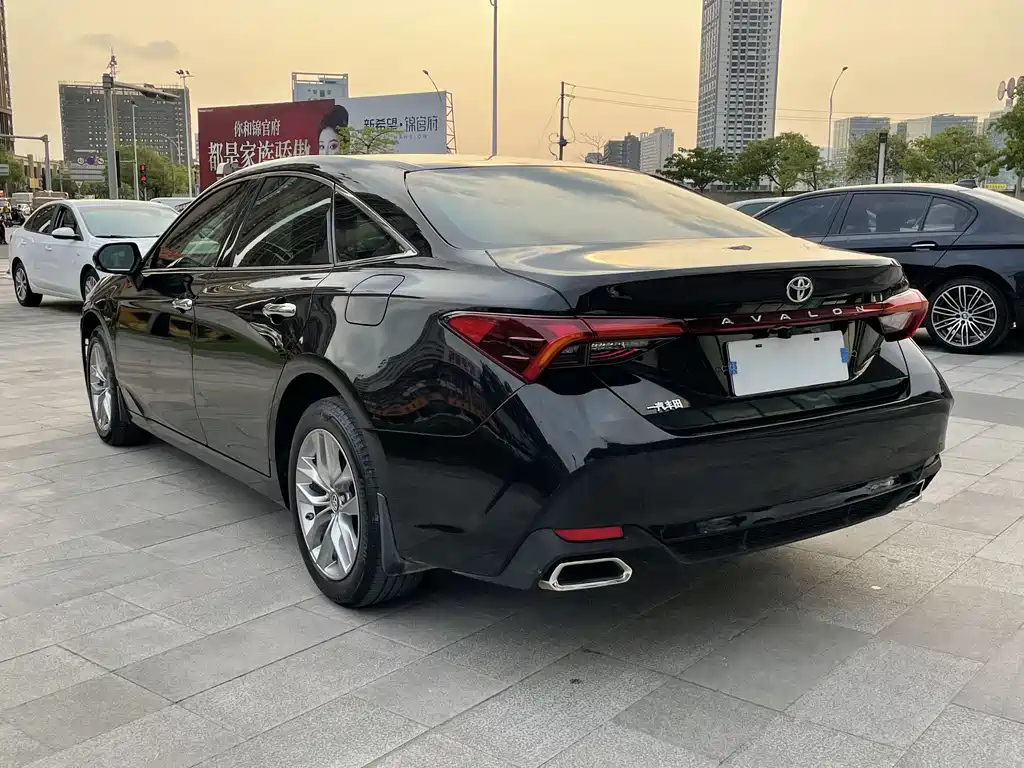 TOYOTA AVALON 2020