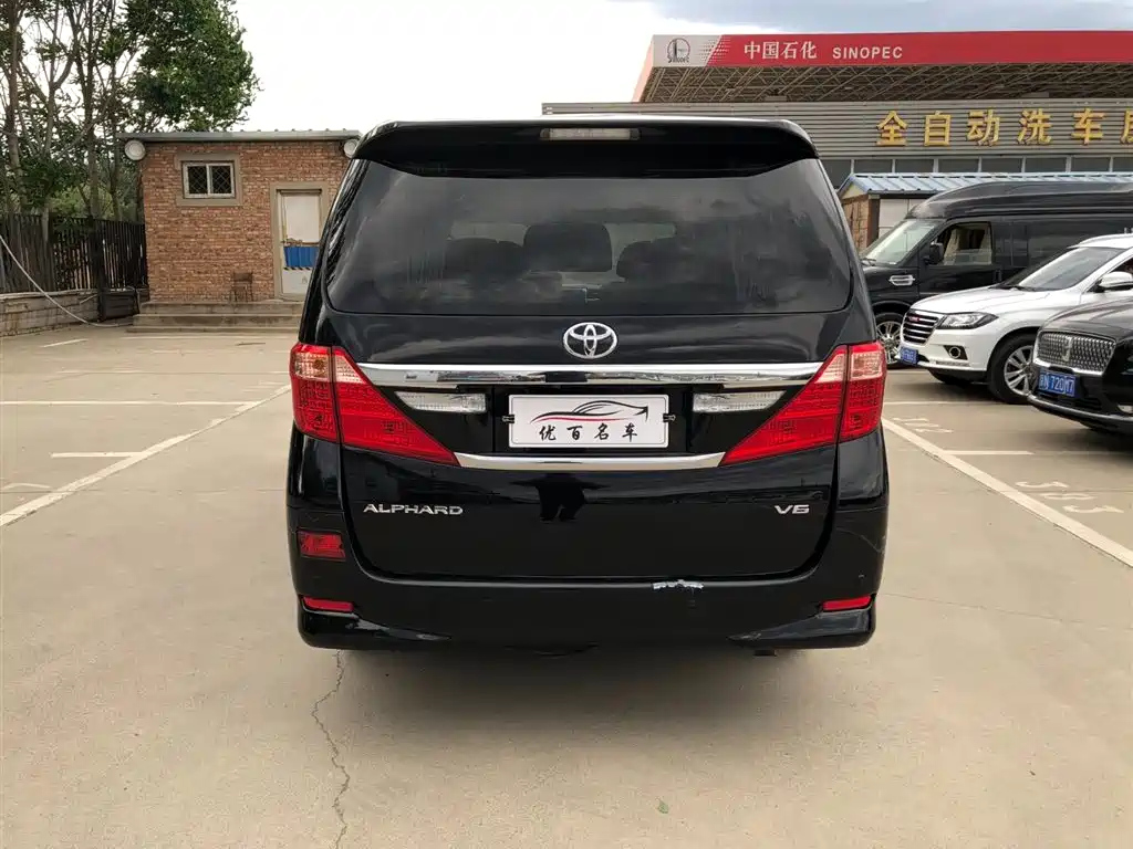 TOYOTA ALPHARD 2012