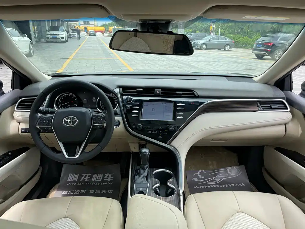 TOYOTA CAMRY 2018