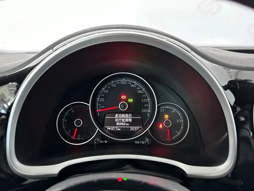 VOLKSWAGEN BEETLE 2018