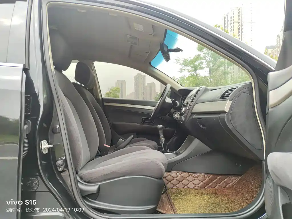 NISSAN SYLPHY 2016