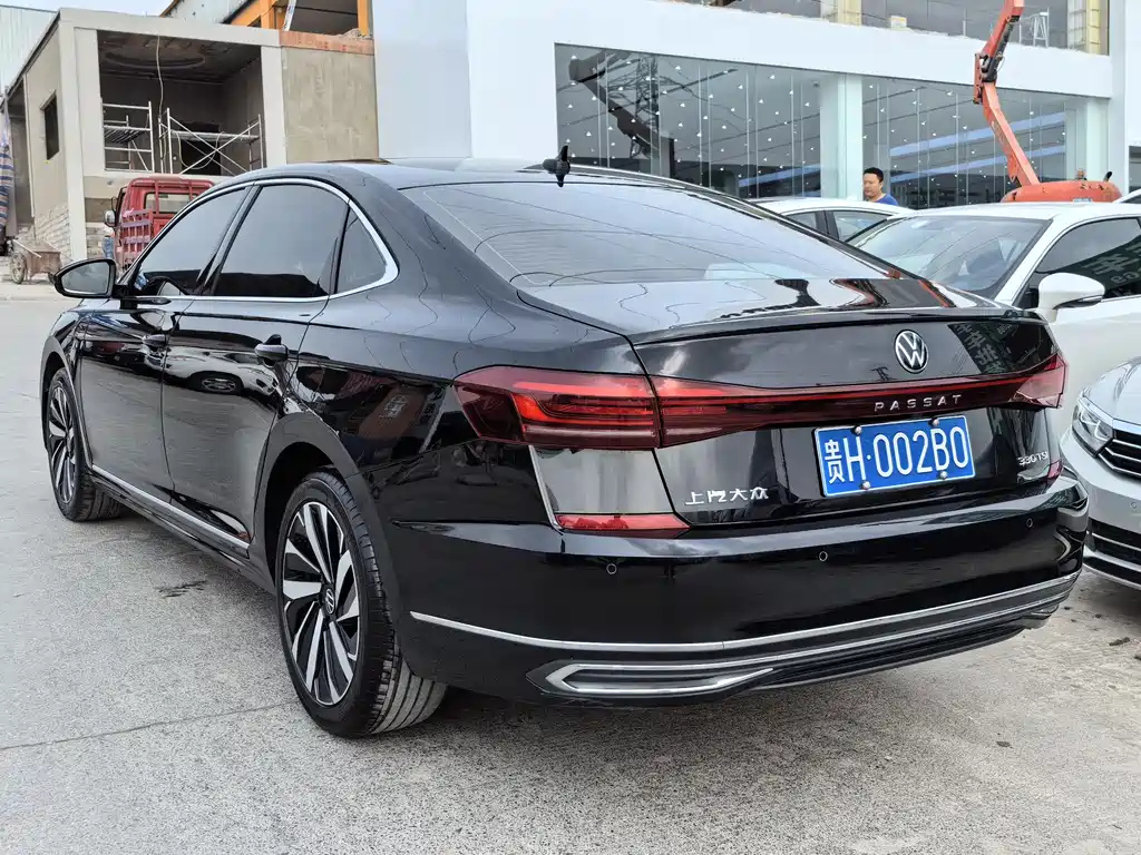 VOLKSWAGEN PASSAT 2022