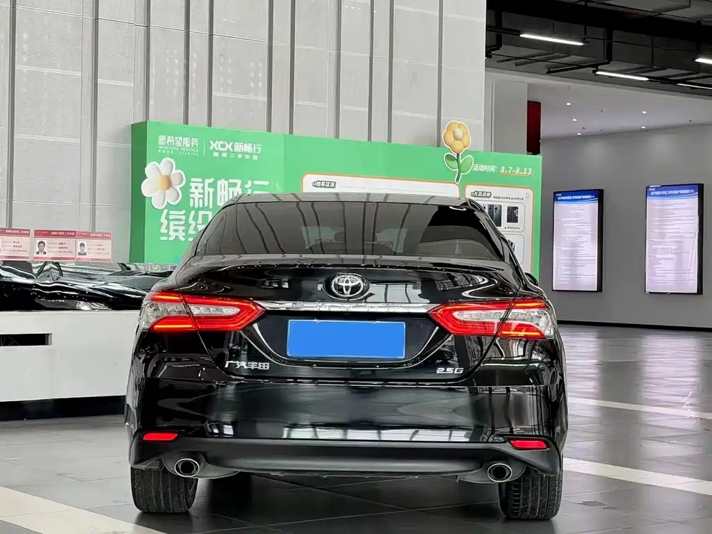 TOYOTA CAMRY 2019