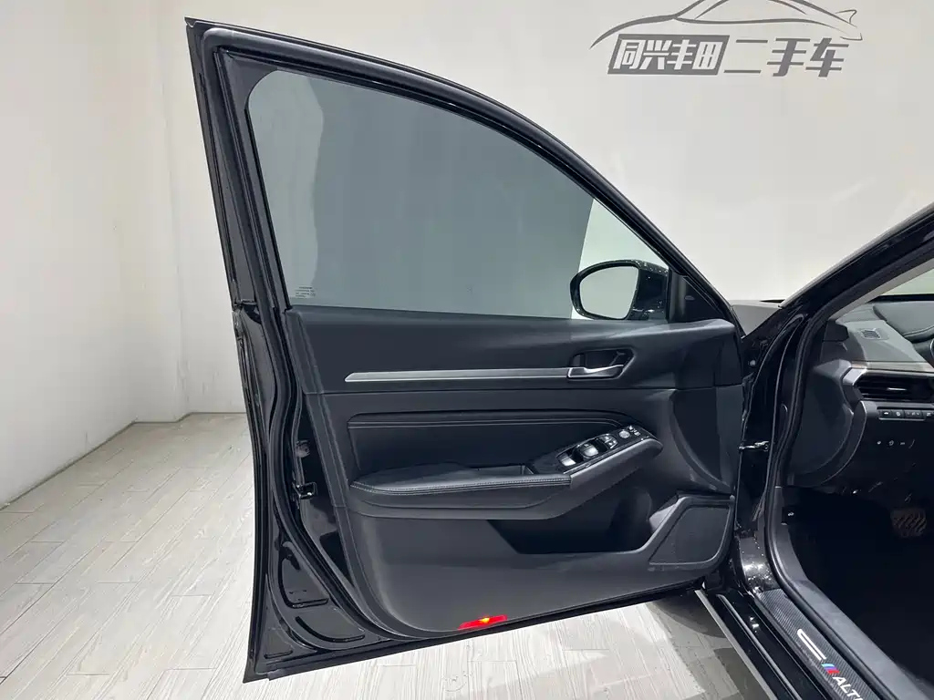 NISSAN TEANA 2022