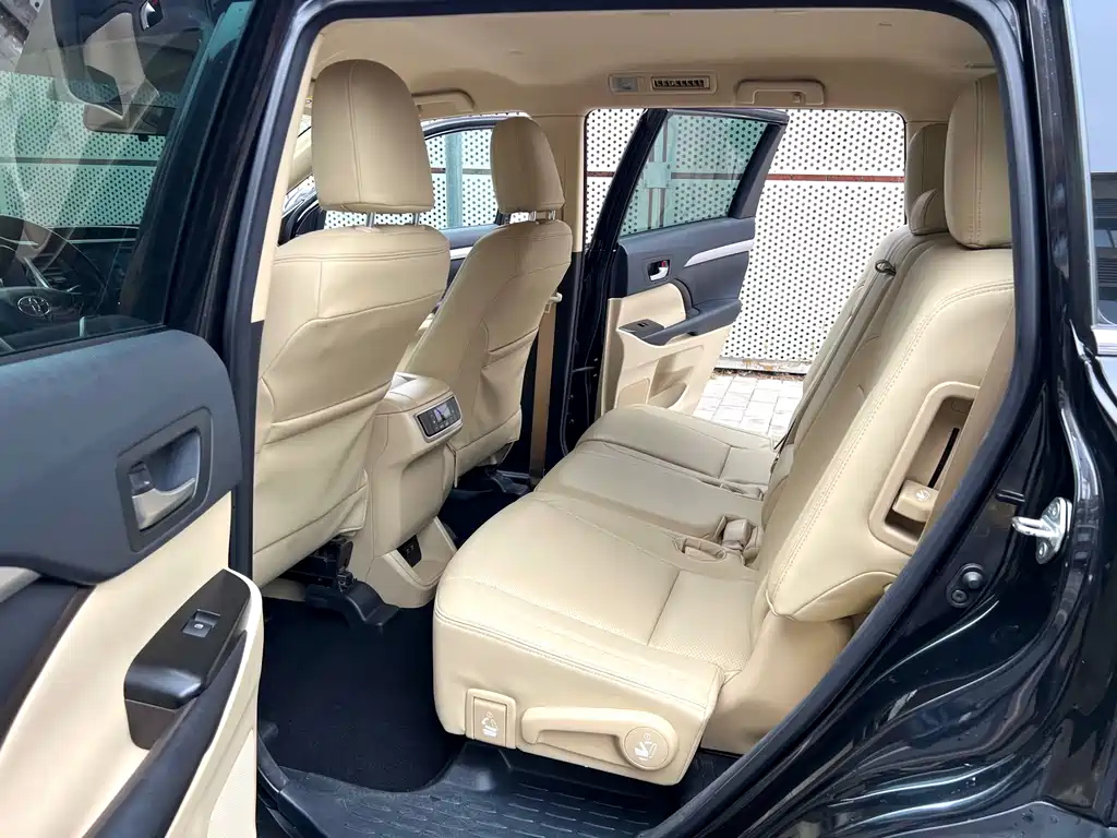 TOYOTA HIGHLANDER 2018