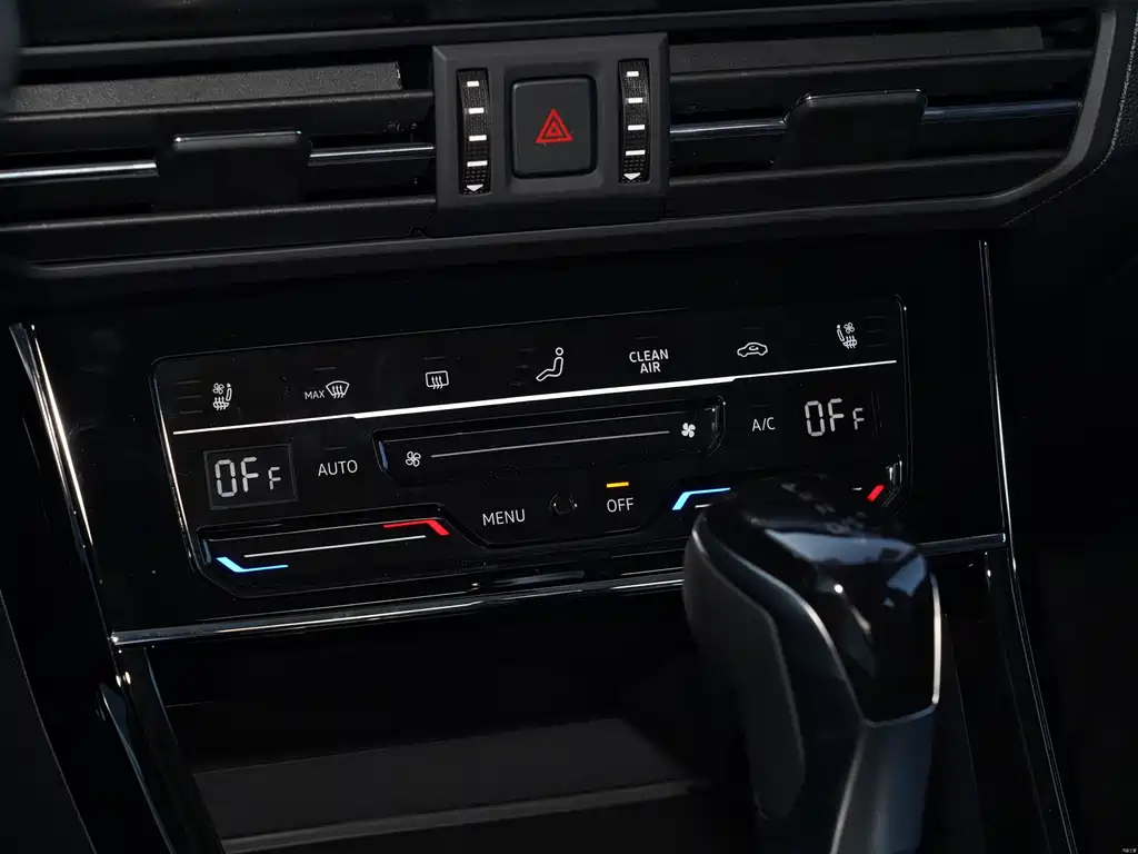 VOLKSWAGEN PASSAT 2023
