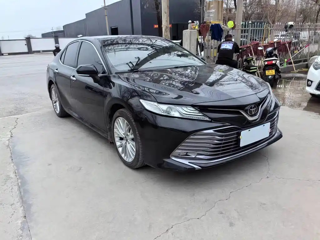 TOYOTA CAMRY 2019