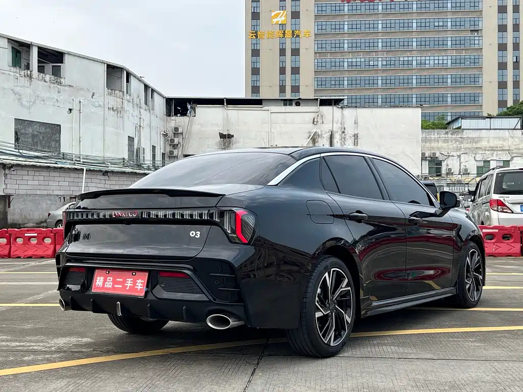 LYNK&CO 03 2022