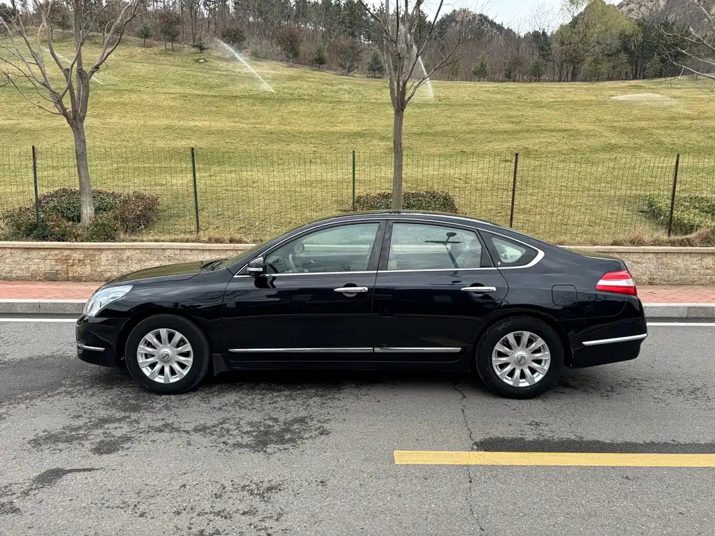NISSAN TEANA 2009